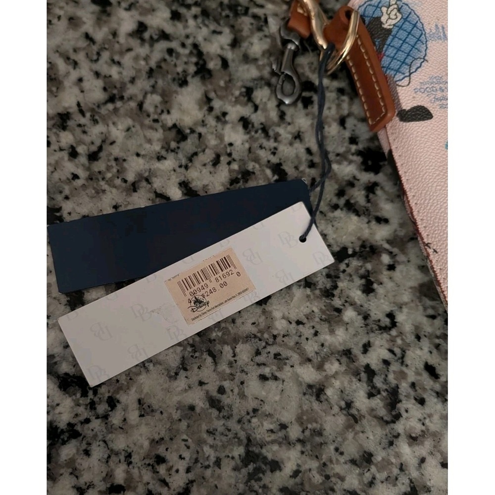 Disney Dooney & Bourke EPCOT Food Wine 2022 Crossbody Bag Mickey Minnie LE NWT - Picture 16 of 16
